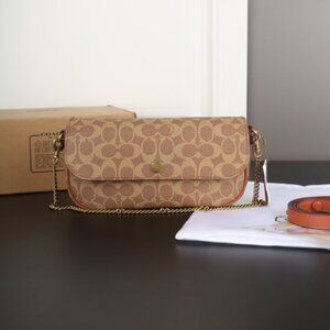NWT Coach Brook Series Baguette Bag